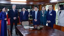 Hai Thủ tướng Việt Nam, Kyrgzystan thăm Nhà sàn Bác Hồ, thưởng thức cà phê Việt Nam