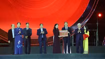 Phát huy tinh thần đại đoàn kết, hướng về đồng bào miền Trung