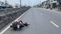 Xe máy tông người đi bộ trên Quốc lộ 1 khiến hai người tử vong