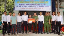 Báo CAND trao nhà đại đoàn kết tặng thành viên tham gia bảo vệ ANTT ở cơ sở
