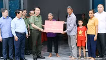 Làm cho dân ấm, làng êm