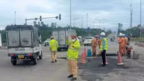 Khẩn trương khắc phục hư hỏng mặt đường nút giao QL14 với cao tốc Đà Nẵng – Quảng Ngãi