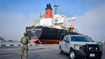 “Đội tàu ma” chở lậu dầu