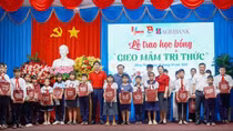 Agribank Chi nhánh Phú Nhuận trao học bổng “Gieo mầm tri thức”