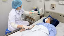 Phải cắt gan vì thói quen ngậm tăm tre