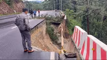 Cấm đèo Khánh Lê, hạn chế đèo Sông Pha do mưa lớn, sạt trượt đất
