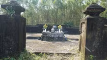 Lăng Chúa Nguyễn Phúc Khoát bị đào hố, nghi kẻ gian tìm vàng