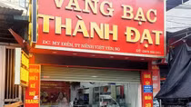 Nghe vợ tri hô, chủ tiệm vàng tóm gọn tên cướp có dao nhưng lại thả ra vì lý do bất ngờ
