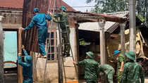 Khẩn trương giúp người dân khắc phục hậu quả dông lốc