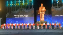 Khai mạc Lễ hội Làng Sen và khánh thành Tượng đài “Bác Hồ về thăm quê”