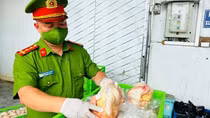 Ngăn chặn khoảng 20 tấn gà “bẩn” tuồn ra thị trường