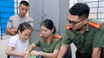 Mang nền tảng số về làng: Cẩm nang “Làng số” và hành trình chuyển đổi từ gốc rễ