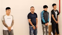 Bắt ma túy… lòi ra súng