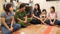 Phu nhân Tổng Bí thư thăm, tặng quà CBCS Công an và người dân tỉnh Sơn La