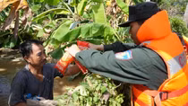Công an tỉnh Lâm Đồng tập trung cứu nạn và hỗ trợ người dân tại các khu vực bị cô lập