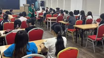 Bẫy lừa từ bánh vẽ du học