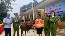 Trường Cao đẳng Cảnh sát nhân dân I trao quà cho bà con vùng lũ Cao Bằng