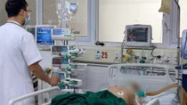 Liệt tứ chi sau khi tiêm thuốc giảm đau vai gáy ở phòng khám tư