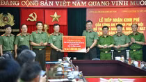 Công an Hà Nội trao tặng 3 tỷ đồng giúp Tuyên Quang xóa nhà tạm, dột nát