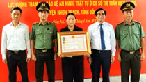 Truy tặng Huân Chương bảo vệ Tổ quốc hạng Ba tặng thành viên lực lượng bảo vệ ANTT