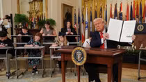 Ông Trump ký sắc lệnh nhằm mục đích hướng tới giải thể Bộ Giáo dục Mỹ