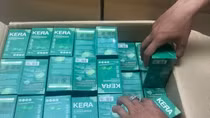 Khám xét trụ sở Công ty Chị Em Rọt, thu giữ hơn 24.000 hộp kẹo Kera