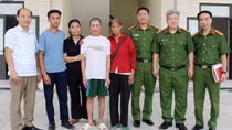 Công an Hoà Bình giúp người tâm thần tìm lại người thân sau 7 tháng đi lạc