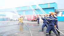 Diễn tập chữa cháy tại 2 công ty chế biến thủy sản ở Sóc Trăng