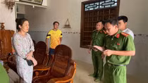 Tú bà điều hành đường dây mại dâm chuyên cung cấp cho quán karaoke