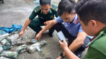 Phát hiện 25 gói nilon nghi là ma túy trôi dạt vào bờ biển Côn Đảo