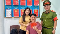 Công an phường tích cực giúp người nước ngoài đi lạc tìm được người thân
