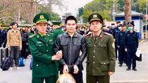 Bắt đối tượng truy nã qua tiếp nhận 37 công dân do Trung Quốc trao trả