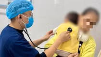 Cúm A hoành hành, nhiều trẻ phải nghỉ học nhập viện vì biến chứng