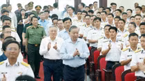 Tạo điểm tựa vững chắc để ngư dân yên tâm vươn khơi, bám biển