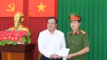 Chủ tịch UBND tỉnh Trà Vinh thưởng nóng vụ bắt nhóm người sử dụng ma túy tại tiệc sinh nhật