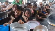 Israel chặn toàn bộ hàng viện trợ vào Dải Gaza
