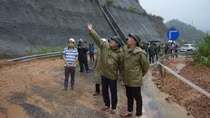 Khoảng 4.500 cán bộ, chiến sĩ và lực lượng cơ sở ở Huế ứng phó với bão số 12