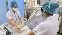 Nạn nhân nặng nhất trong vụ lật xe đoàn từ thiện ở Lào Cai đã tỉnh lại