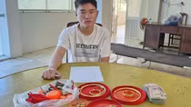 Đột nhập vào nhà từ ban công để trộm vàng