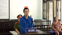 Vết trượt dài của kẻ “ăn đất”