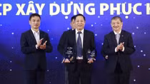 Phục Hưng Holdings nhận giải “Nhà thầu Xây dựng chất lượng, uy tín hàng đầu Việt Nam năm 2025”