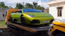 Tiêu hủy siêu xe Lamborghini và MercedesBenz G63 AMG nhập lậu