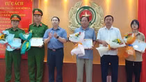 Khen thưởng người dân hỗ trợ bắt tội phạm