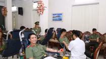 Hơn 200 đoàn viên thanh niên và CBCS tham gia hiến máu tình nguyện