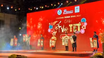 Lễ hội Tết Việt 2024 sẽ hạn chế bán... cá viên chiên