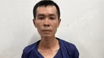 Vào tiệm vàng, vờ mua lắc rồi giật bỏ chạy