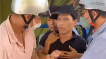 Bắt kẻ tàng trữ ma túy, "lòi" ra khẩu súng ngắn có 4 viên đạn