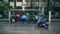 Hà Nội có mưa, miền Trung và Nam Bộ nóng bức