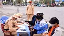 Gắn trách nhiệm gia đình trong việc đảm bảo TTATGT cho học sinh