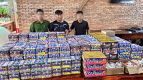 Hai đối tượng lên mạng, bán hơn 1 tấn pháo nổ